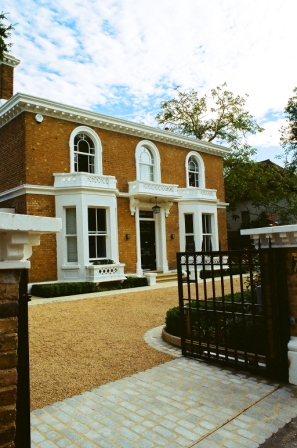 Granite setts edging, bull-nosed York stone steps, shingle drive